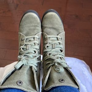 Aldo army green canvas lace up boots additional style options with snaps Sz 39